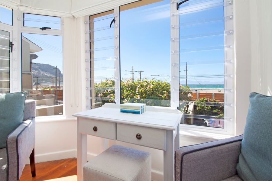 2 Bedroom Property for Sale in Fish Hoek Western Cape